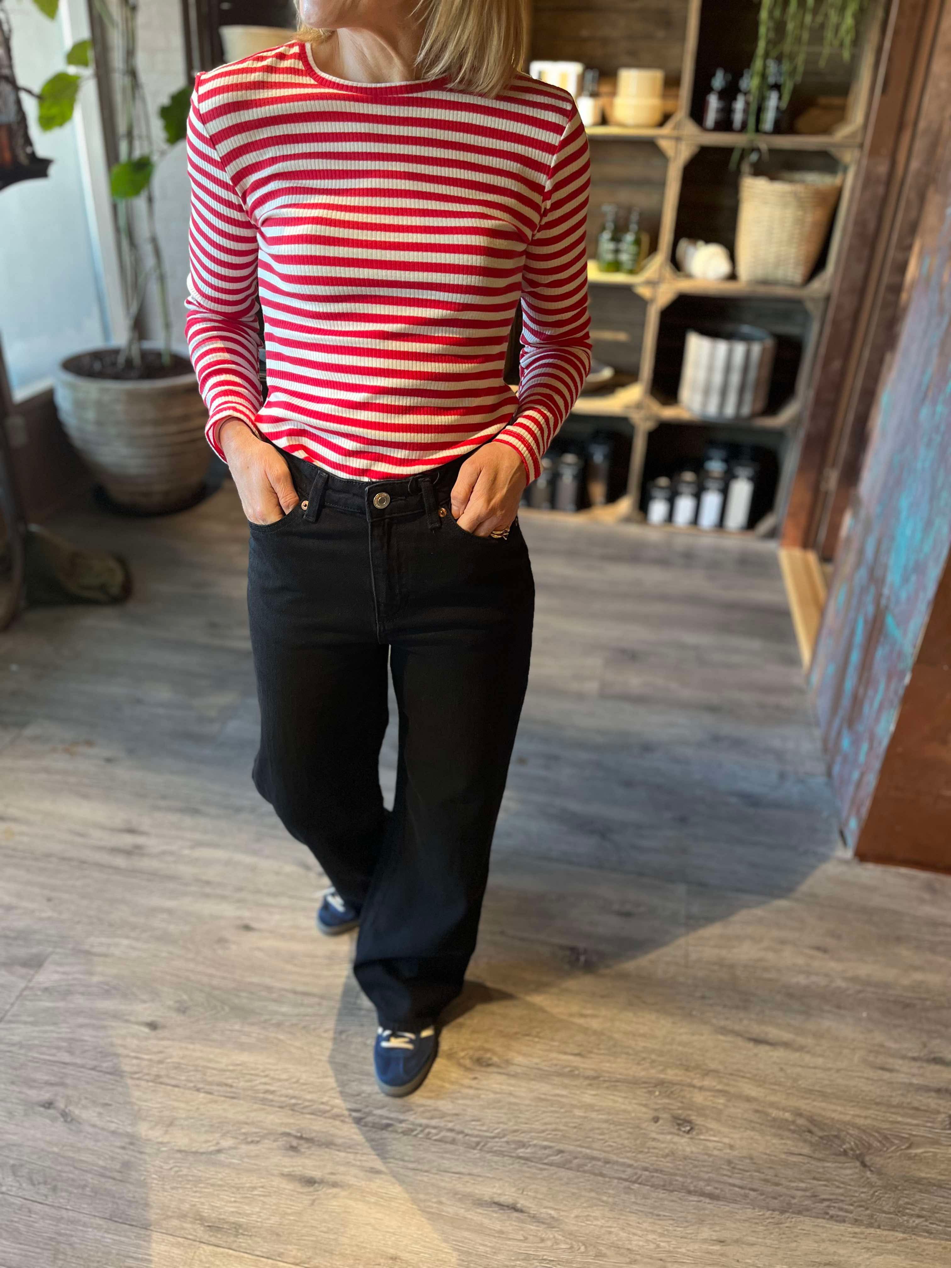 VMTESSA wide jeans - Black